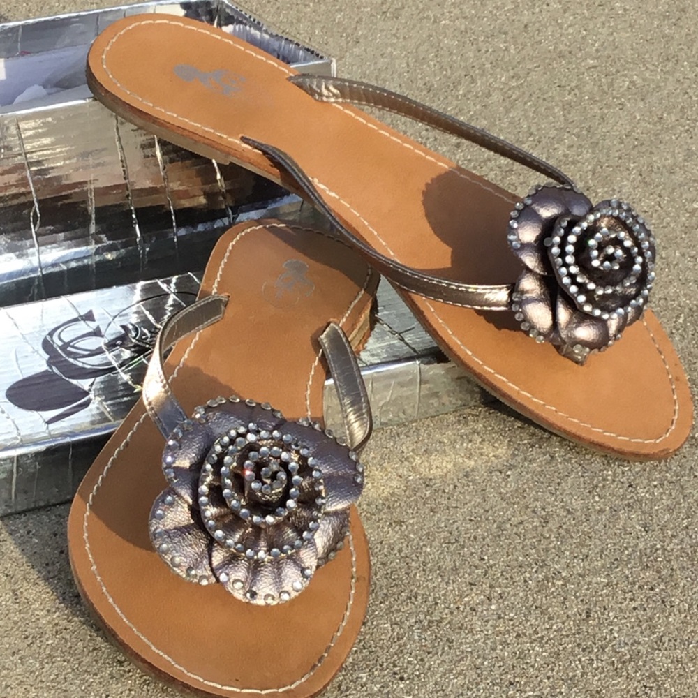 Pewter Silver Gray rhinestone floral rose thongs